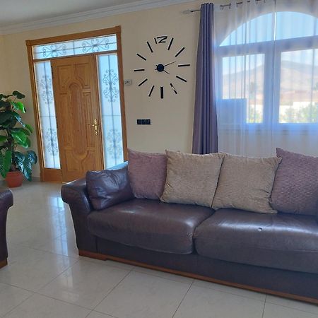 Villa Casa Del Sol 3 Bedroom Villa With Private Solar Covered 12M X 6M Pool Minimum Stay 7 Nights Chromecast And Wifi Throughout The Property Triquivijate Exteriér fotografie