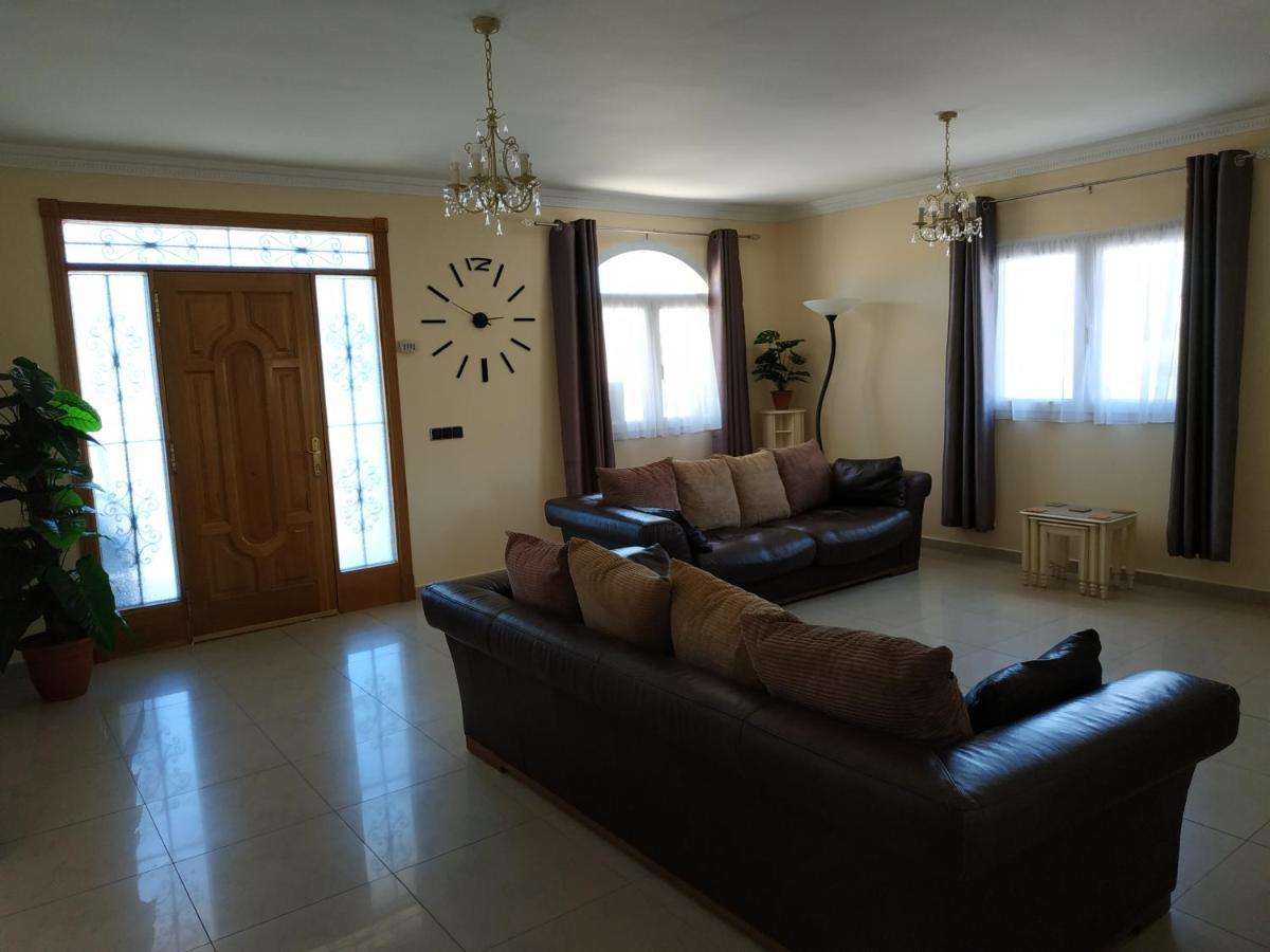 Villa Casa Del Sol 3 Bedroom Villa With Private Solar Covered 12M X 6M Pool Minimum Stay 7 Nights Chromecast And Wifi Throughout The Property Triquivijate Exteriér fotografie