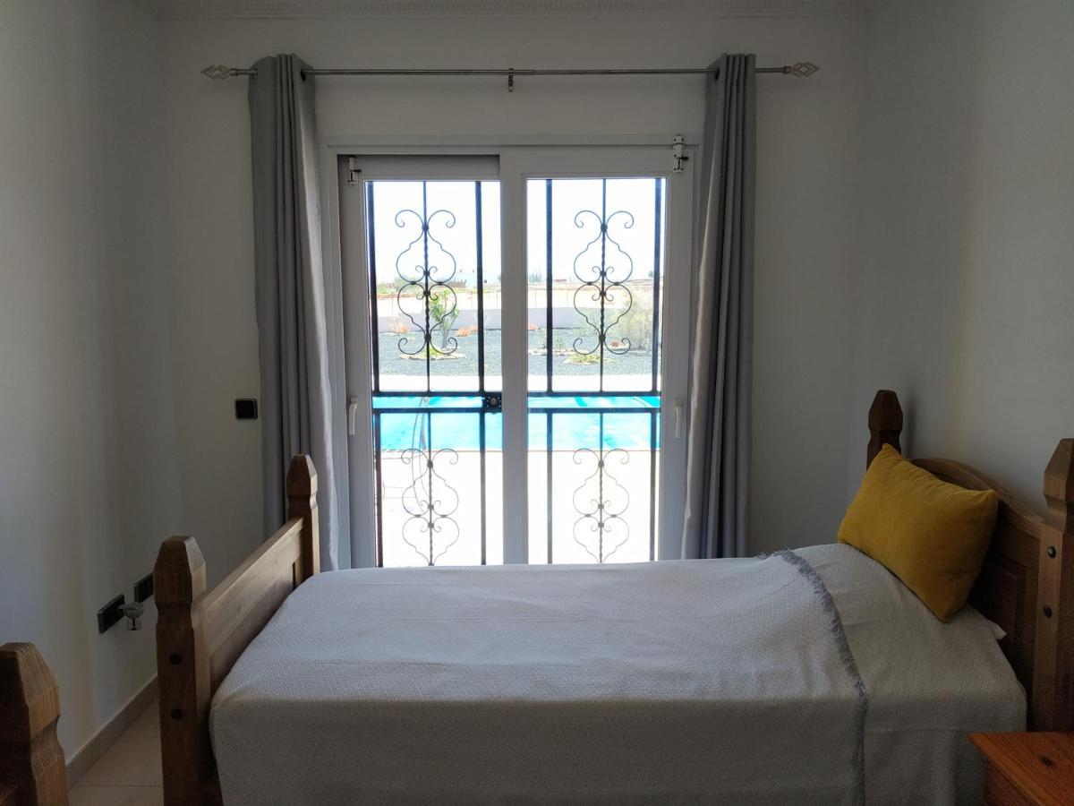 Villa Casa Del Sol 3 Bedroom Villa With Private Solar Covered 12M X 6M Pool Minimum Stay 7 Nights Chromecast And Wifi Throughout The Property Triquivijate Exteriér fotografie