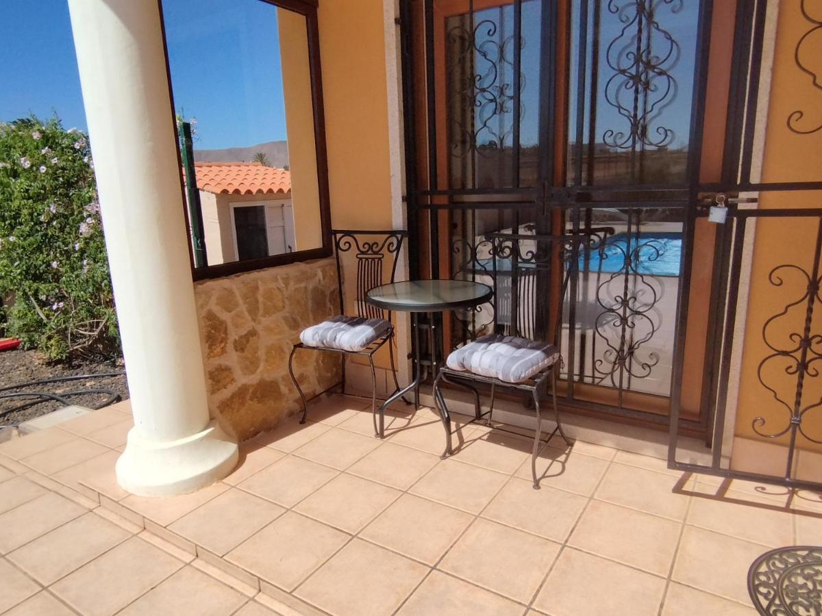 Villa Casa Del Sol 3 Bedroom Villa With Private Solar Covered 12M X 6M Pool Minimum Stay 7 Nights Chromecast And Wifi Throughout The Property Triquivijate Exteriér fotografie