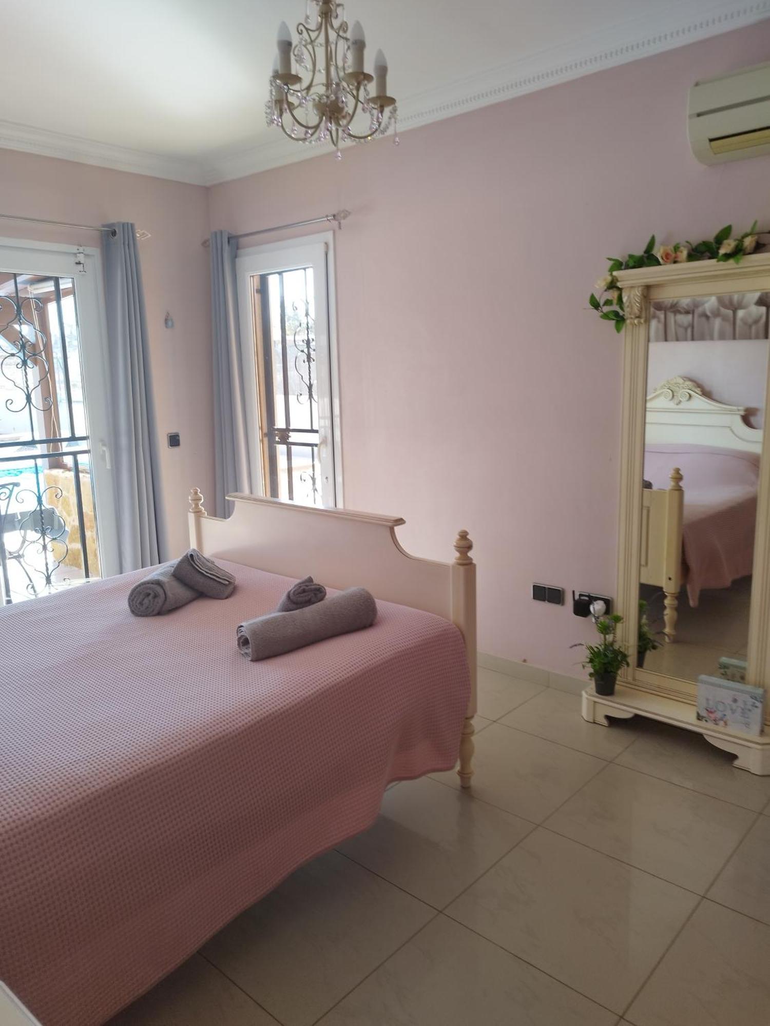 Villa Casa Del Sol 3 Bedroom Villa With Private Solar Covered 12M X 6M Pool Minimum Stay 7 Nights Chromecast And Wifi Throughout The Property Triquivijate Exteriér fotografie