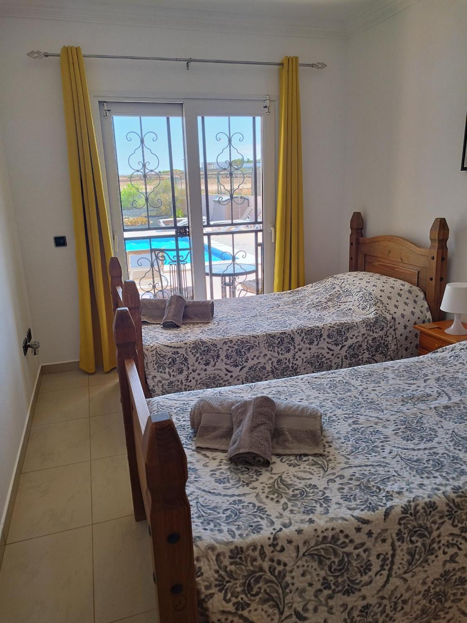 Villa Casa Del Sol 3 Bedroom Villa With Private Solar Covered 12M X 6M Pool Minimum Stay 7 Nights Chromecast And Wifi Throughout The Property Triquivijate Exteriér fotografie
